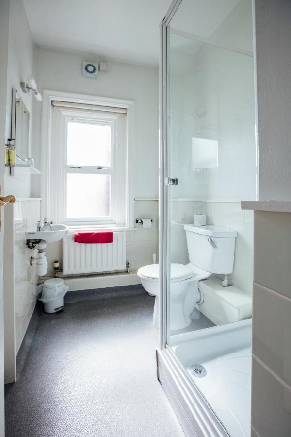 Longdales House - B G Ltd Bed & Breakfast